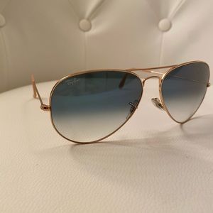 100% authentic Ray-Ban Aviator Gradient sunglasses